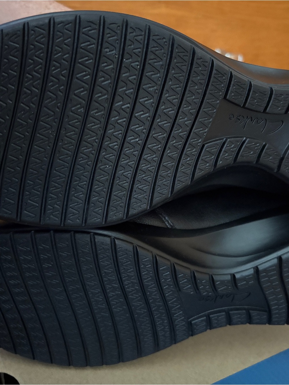 Clarks Wide Black Leather Slip-On Loafers - Picture 2 of 3